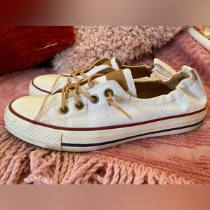 Size 9 women’s converse sneakers